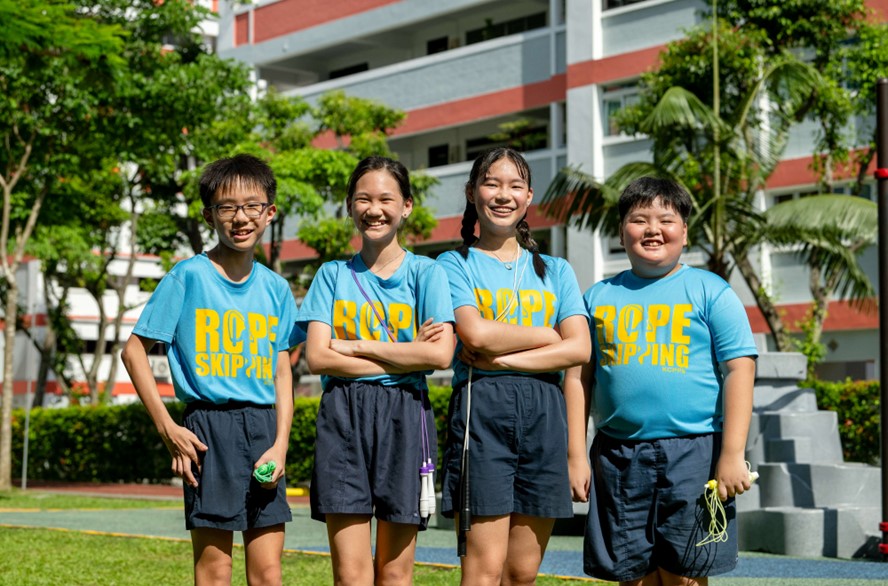 Double Dutch makes perfect sense to these rope-skipping fans