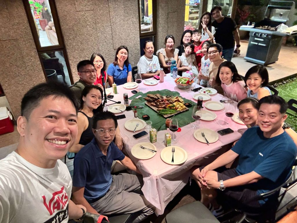 Kong-Hwa-Exco-and-parent-volunteerings-gathering-for-a-meal-1024x768.jpeg